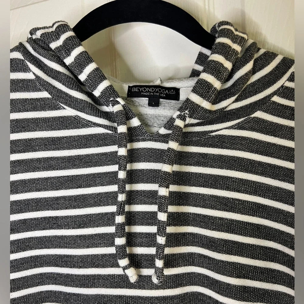 Beyond Yoga 'Live Out Loud' Black/White Striped Hoodie Dress - Women's Large - Picture 5 of 7